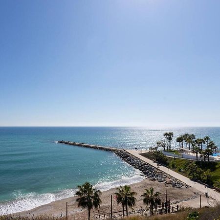 Spacious Beachfront Flat With Sea Views And Private Indoor Parking Benalmádena Esterno foto
