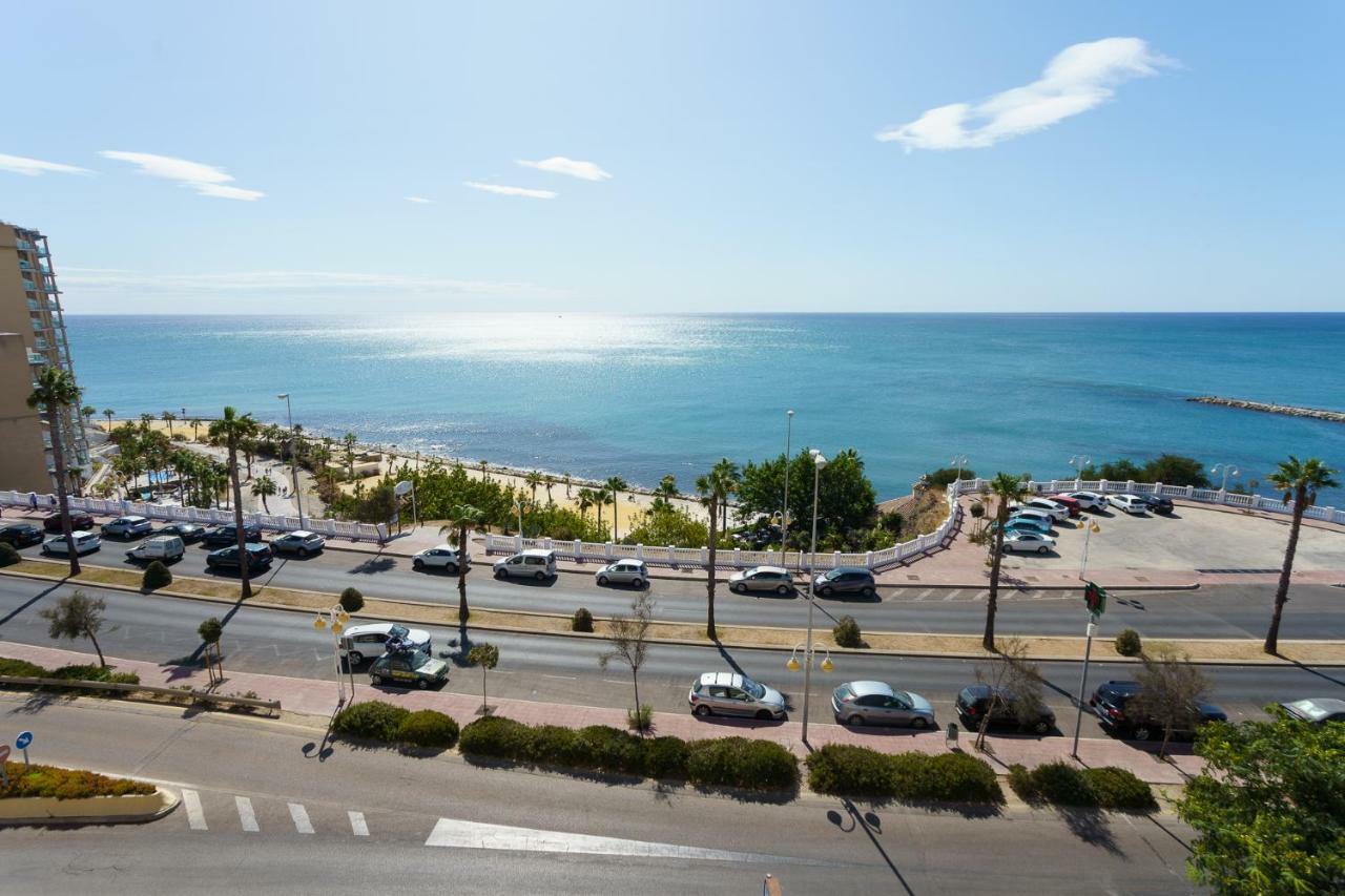 Spacious Beachfront Flat With Sea Views And Private Indoor Parking Benalmádena Esterno foto