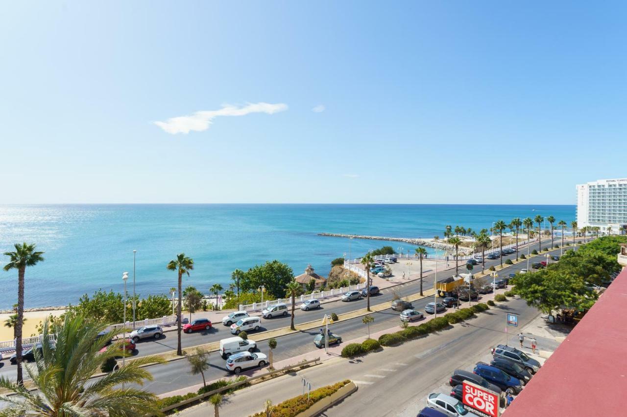 Spacious Beachfront Flat With Sea Views And Private Indoor Parking Benalmádena Esterno foto