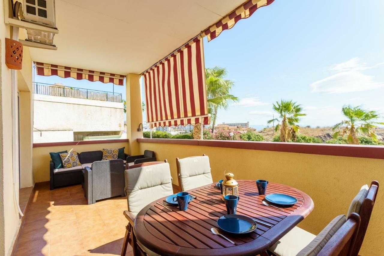 Spacious Beachfront Flat With Sea Views And Private Indoor Parking Benalmádena Esterno foto